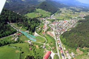 Mislinja - v ozadju skakalnice